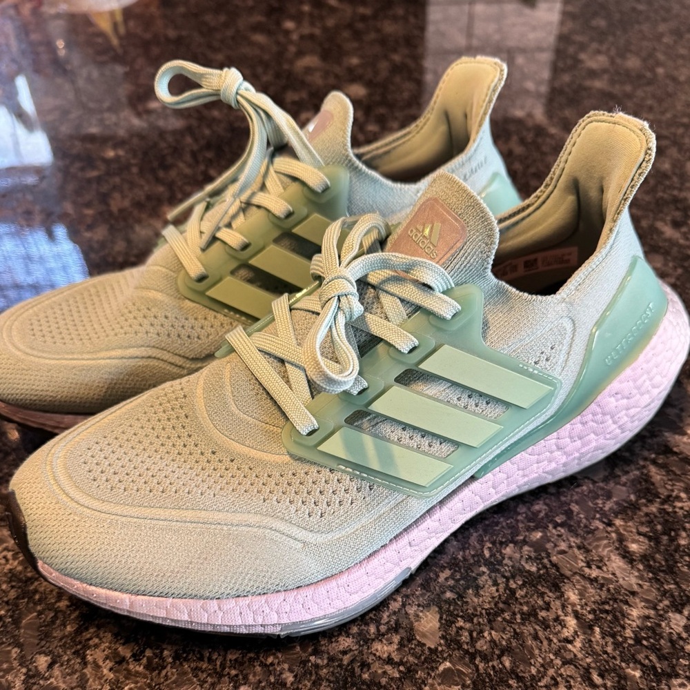 Adidas Green Athletic Shoes with Breathable Mesh and Supportive Heel